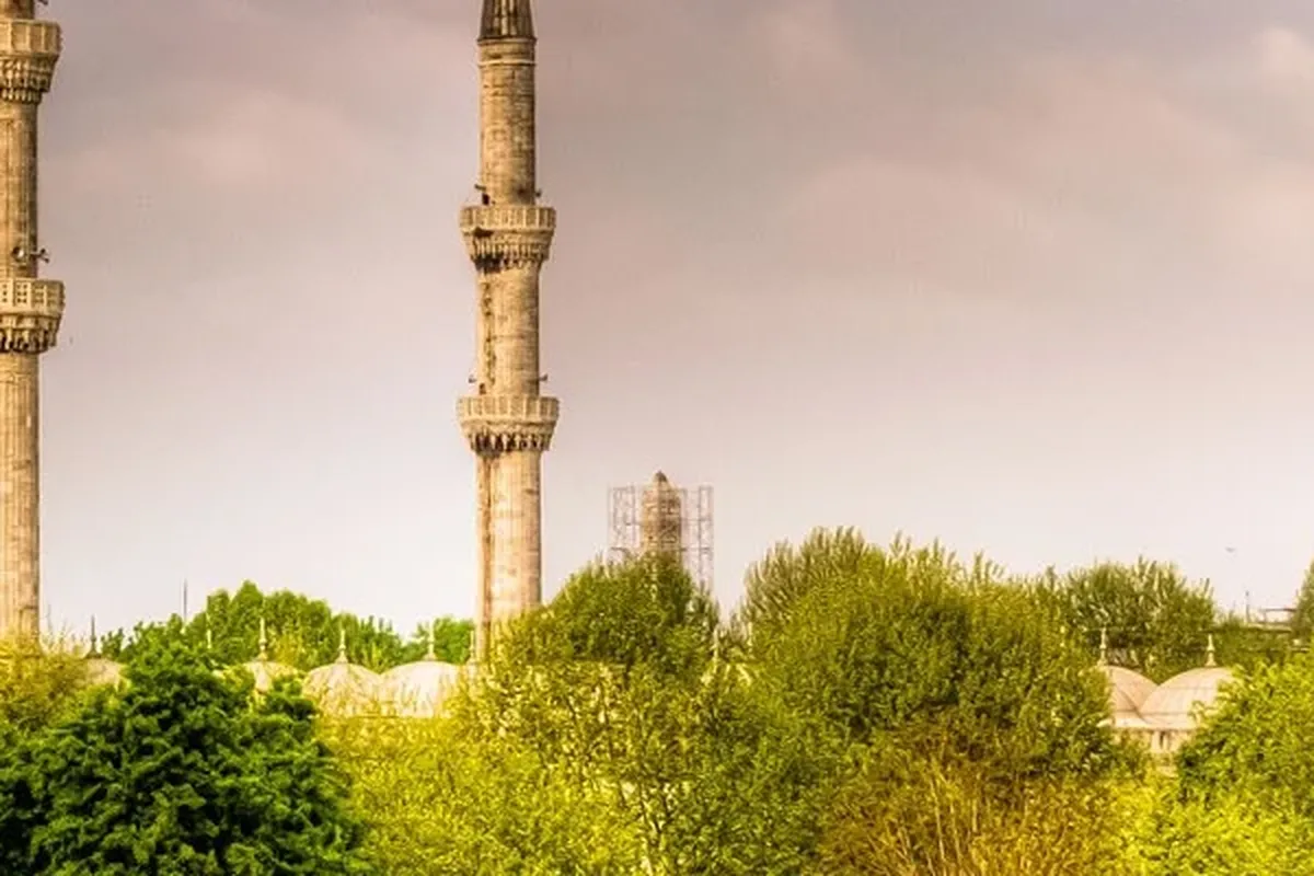 Halal travel guide for Portugal: mosques, food and everyday practicalities