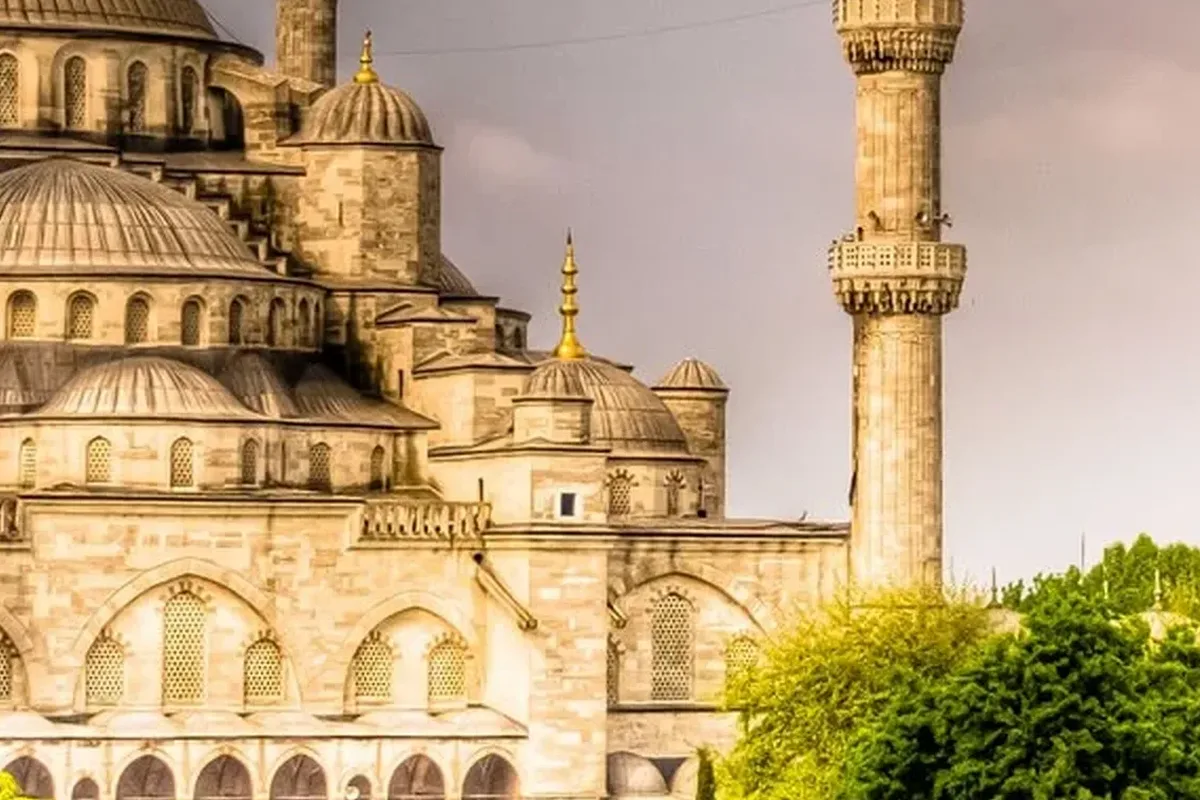 Halal travel guide for Poland: Muslims, mosques and meals