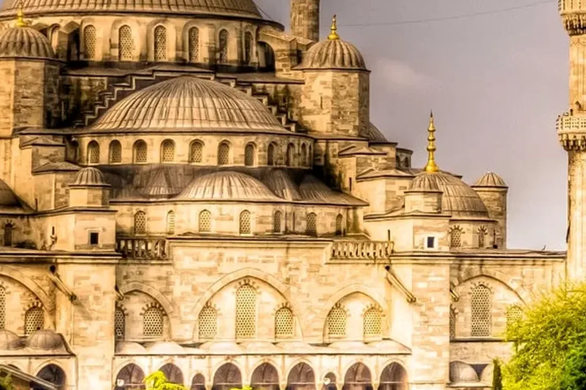 Guide du tourisme halal en Tchéquie : islam, nourriture, prière et usages à connaître