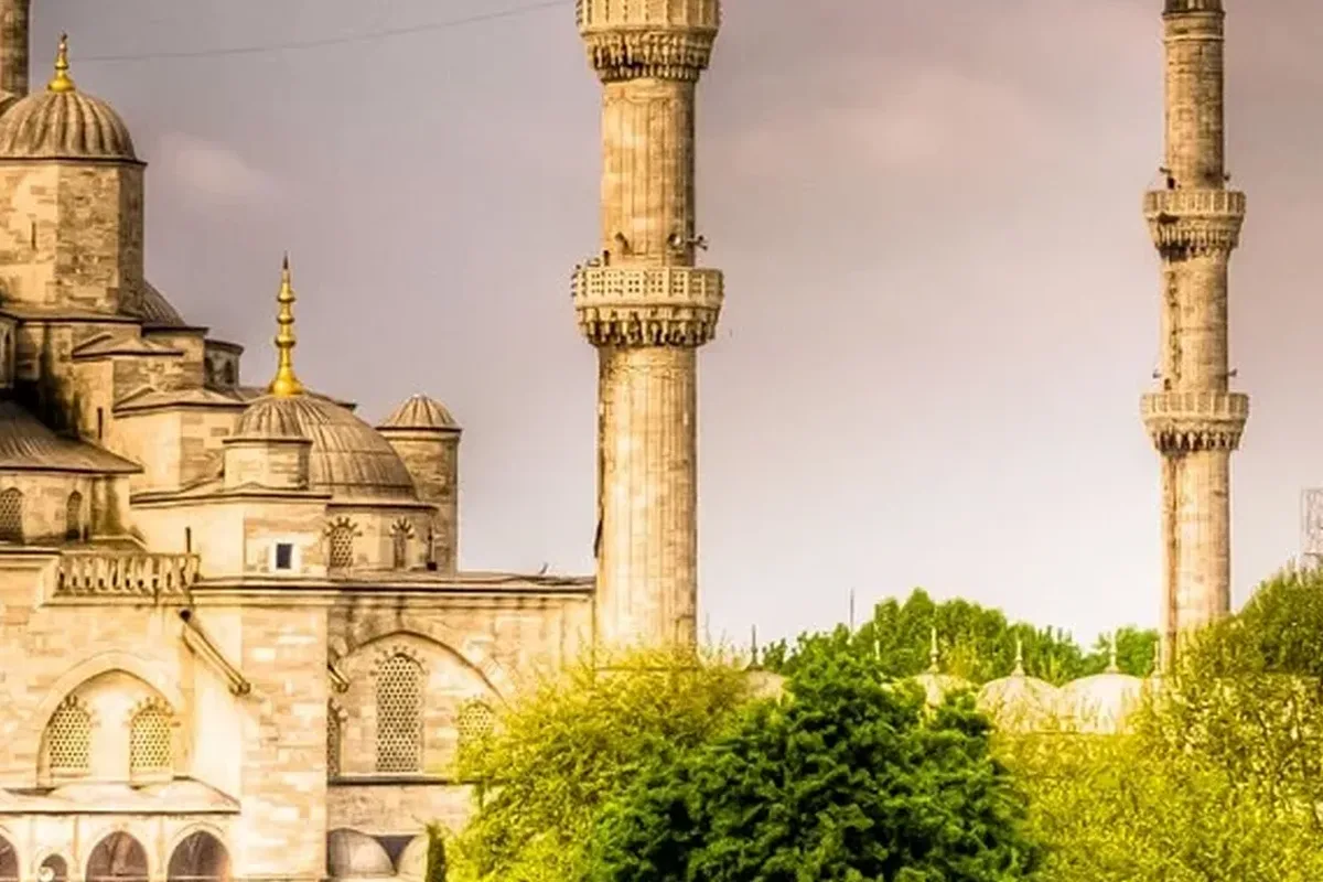 Hôtels Muslim-friendly en Pologne : comprendre l'offre et vérifier avant de réserver